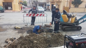 Operai Del Comune Al Lavoro Per La Condotta Idrica In Via Gramsci Ciavula