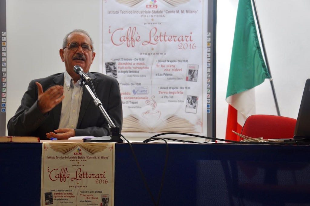 Teti_ITIS_Caffé letterari 2016_VitoTeti_TerraInquieta_29_04_2016ITIS_Caffé letterari 2016_VitoTeti_TerraInquieta_29_04_2016DSC_0285