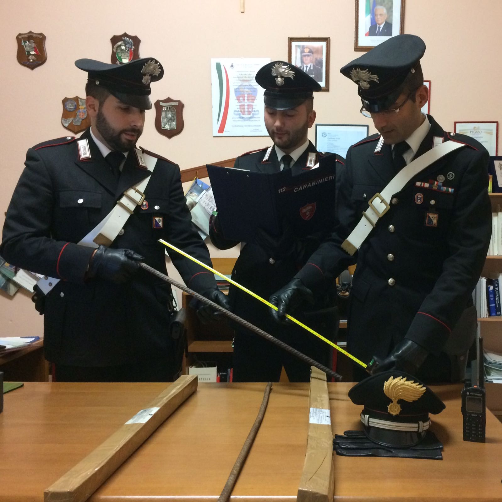 ferruzzano carabinieri minacce a extracomunitari