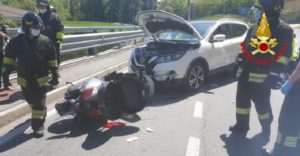 Incidente Stradale Tra Un Auto E Una Moto Ferito Un Uomo Ciavula