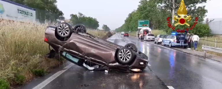 Incidente Stradale Perde Il Controllo Dell Auto E Si Ribalta Ciavula