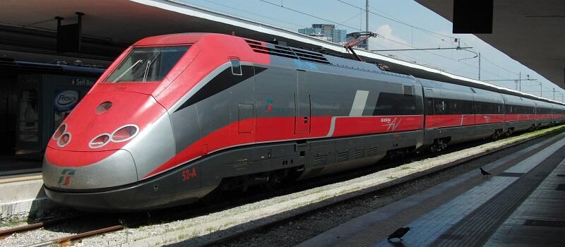 Pasqua 2024, torna il Frecciarossa notturno Milano-Reggio Calabria