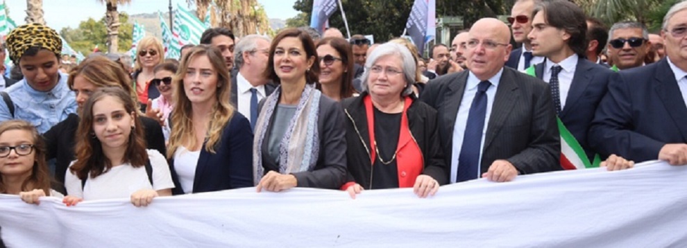 Reggio Calabria: migliaia a manifestazione contro violenza sulle donne