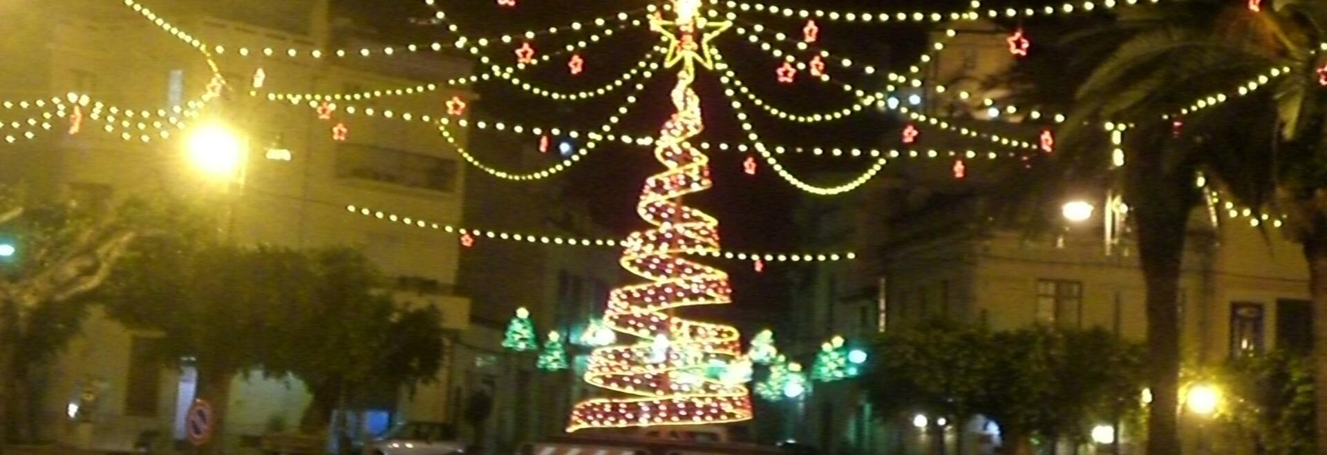 Il vecchio albero di Natale in metallo della Pro Loco di Gioiosa: ci scrive Felice Murdocca