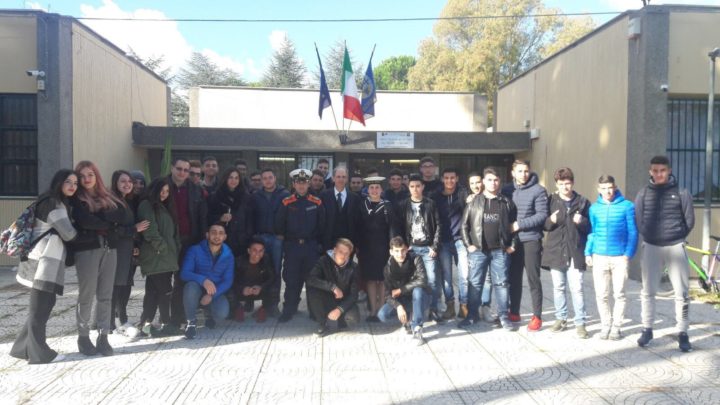 Gli Studenti Della Locride A Lezione Di Legalità Con La Guardia ...