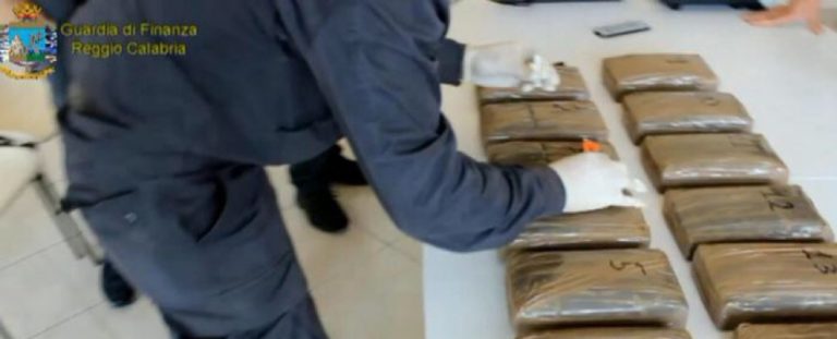 Sequestrati Oltre 74kg Di Cocaina Nel Porto Di Gioia Tauro - Ciavula