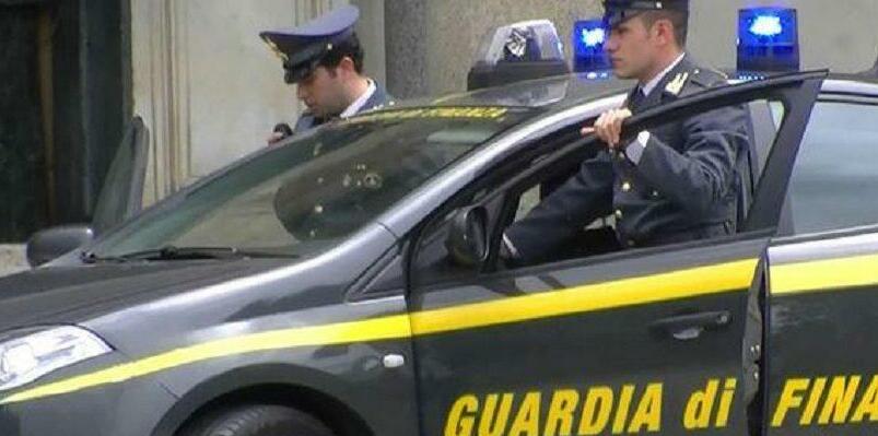 Calabria: maxi truffa ai danni dei risparmiatori, 3 persone in manette per associazione a delinquere