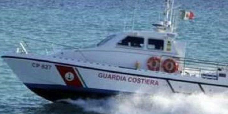 Colto da malore al largo di Bovalino, soccorso dalla guardia costiera