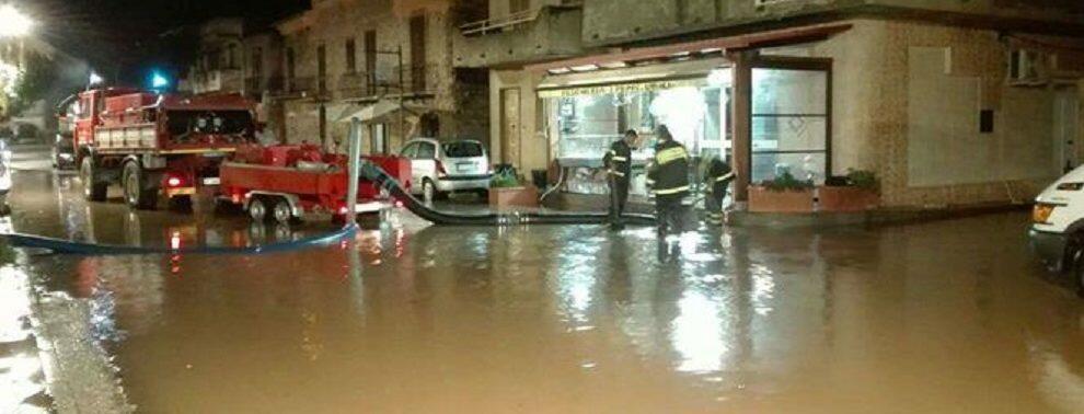 Maltempo in Calabria, salvate sei persone bloccate nelle loro case