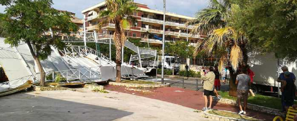 Tromba d’aria nella notte in Calabria, numerosi danni agli stabilimenti balneari