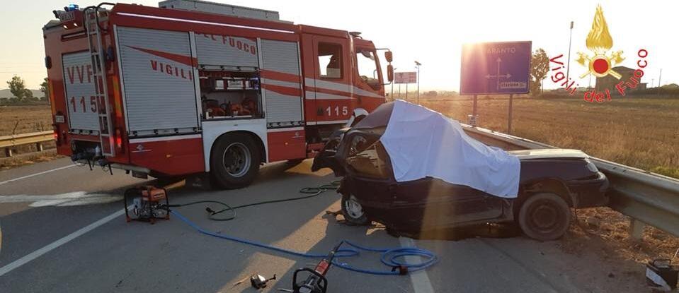 Questa mattina la statale 106 ha fatto un’altra vittima, morta sul colpo. Altre due persone ferite