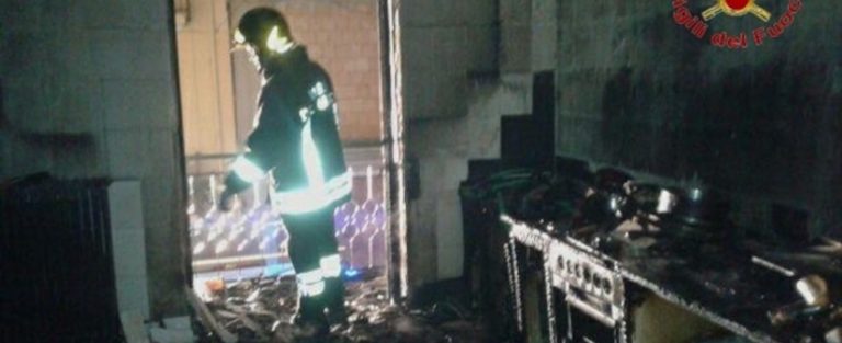 Scoppia Incendio In Casa E Si Salva Rifugiandosi Sul Balcone - Ciavula