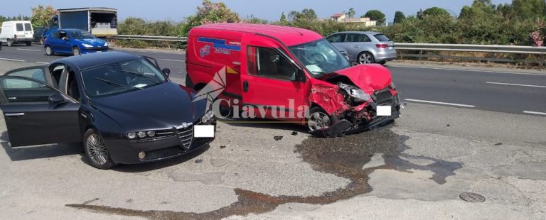 Incidente A Vasì Di Caulonia Sulla S.S. 106, 3 Auto Coinvolte - Ciavula