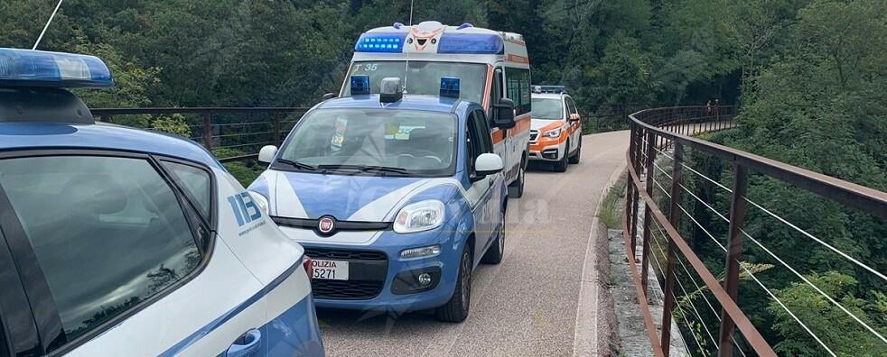 I due poliziotti uccisi a Trieste avevano salvato 10 giorni fa un adolescente dal suicidio