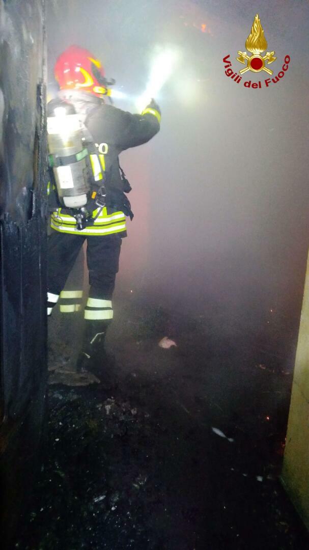 Scoppia Incendio In Un Appartamento, Intervengono I Vigili Del Fuoco ...