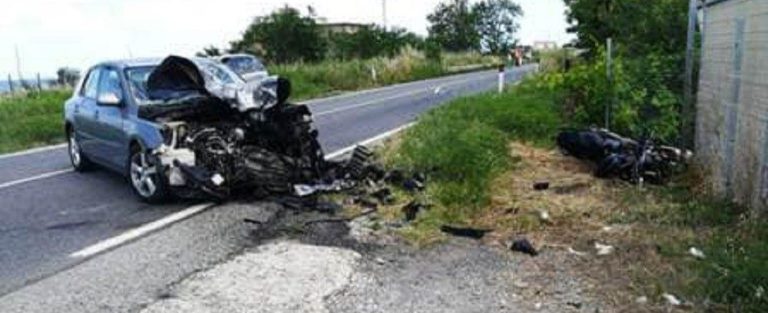 Incidente Mortale Sulla Statale 106, Terribile Scontro Tra Auto E Moto ...