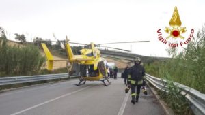 Violento Schianto Frontale Tra Due Auto. Tre I Feriti, Uno è Grave ...