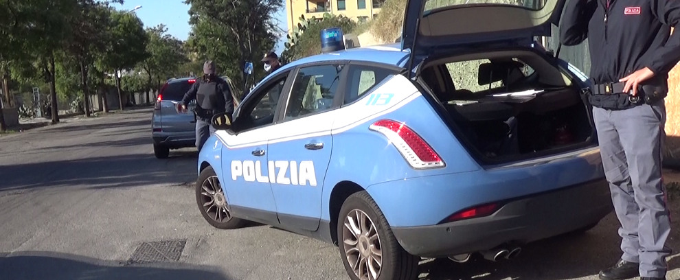 Tentato omicidio a Reggio Calabria: aggredisce la madre con un'asse di ...
