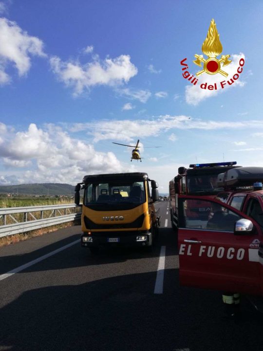 Tragedia Sulla A2 Nei Pressi Di Vibo Valentia: Auto Prende Fuoco Dopo ...