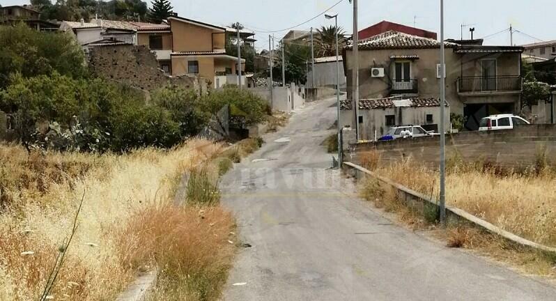 Cambiamo Gioiosa: “Tariffe cimiteriali esorbitanti e strade periferiche disastrate”