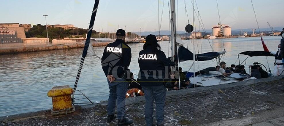 Arrestati a Crotone due presunti scafisti