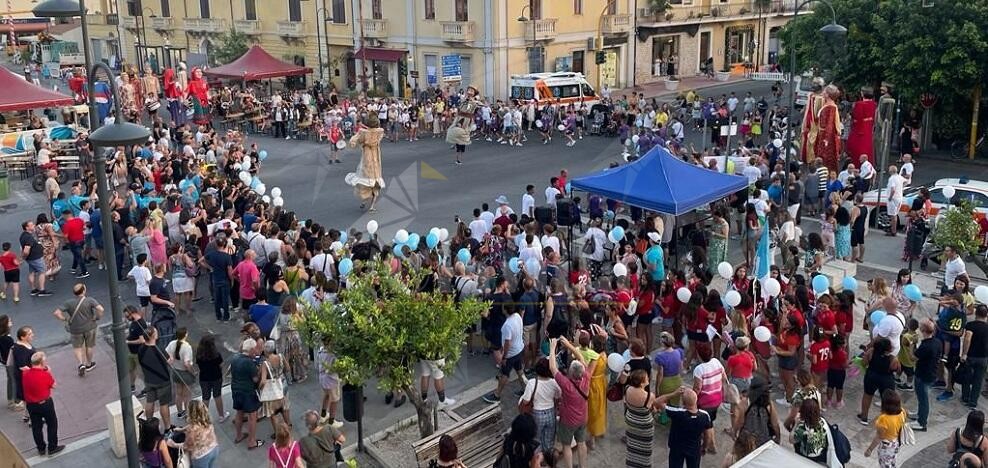 La notte bianca e dei giganti, un successo per Marina di Gioiosa Ionica