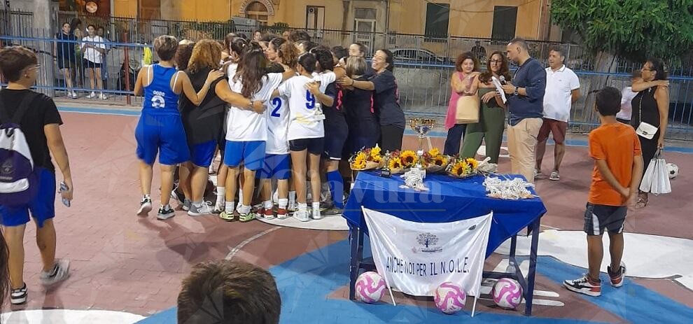 Grande successo a Siderno per il primo torneo di calcetto amatoriale femminile “Un goal per la vita” a sostegno del progetto “NOLE”