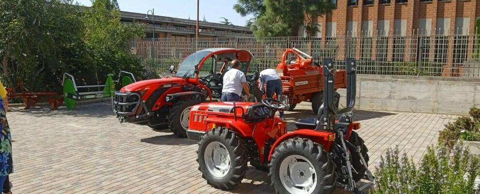 L’amministrazione di Caulonia consegna mezzi agricoli all’Istituto Tecnico Agrario