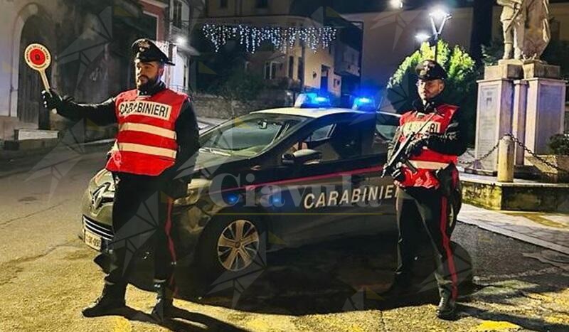Beccato in auto a farsi un giro mentre è ai domiciliari, arrestato