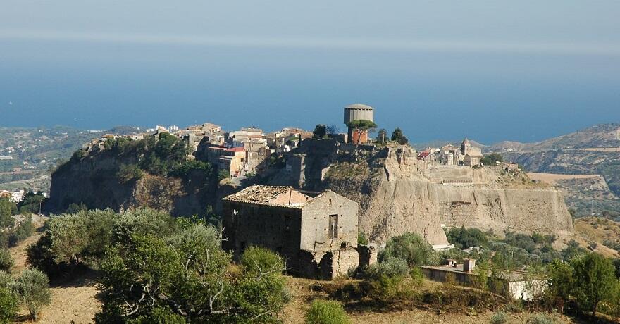 Circolo Fratelli d’Italia di Caulonia: “C’è bisogno di un meccanismo preciso nella riscossione dei tributi”