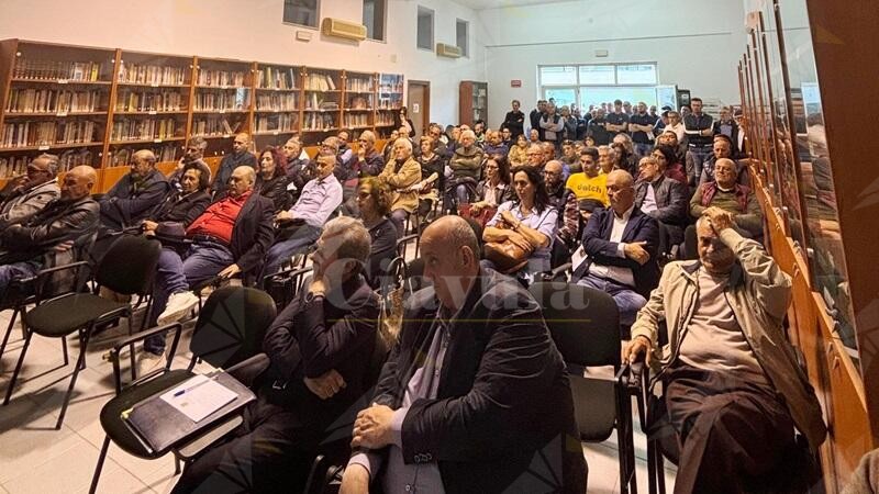 Grande affluenza a Brancaleone all’assemblea dei bergamotticoltori a sostegno dell’IGP