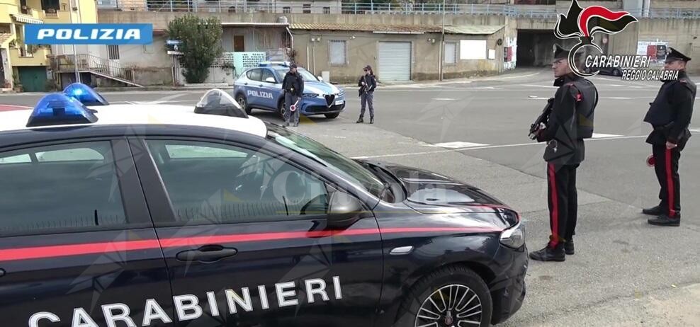 Uomo morto davanti all’ospedale di Reggio: possibile rapina andata male, un fermo