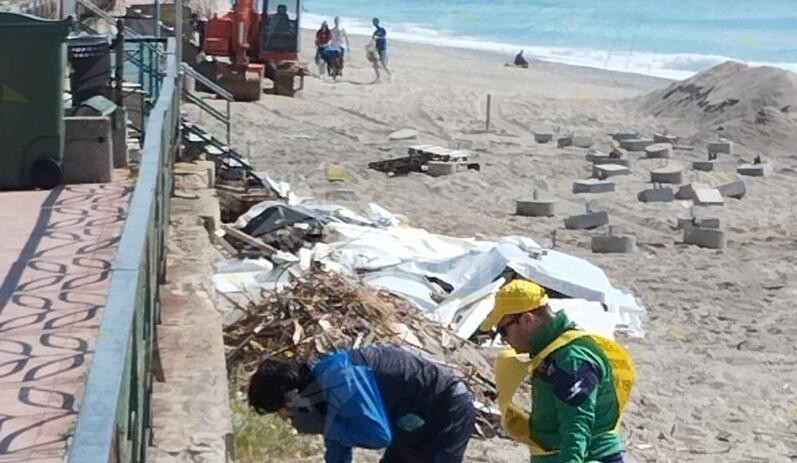 “PuliAmo” la spiaggia: a Siderno una giornata di pulizia con cittadini, studenti e associazioni