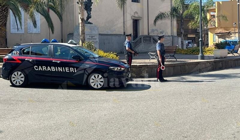 Si finge il “Maresciallo di Gioia Tauro” e truffa un’anziana di Rizziconi, deferita una donna