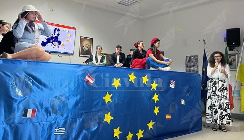 La scuola di Bombaconi di Grotteria celebra la Giornata Nazionale dell’Europa