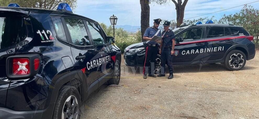 Auto e rifiuti abbandonati nei pressi della fiumara “Tuccio” di Bagaladi. Denunciate 7 persone