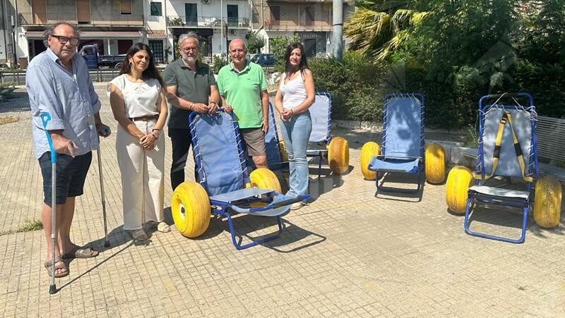 Il Comune di Motta San Giovanni potenzia l’accesso al mare per le persone con disabilità motorie