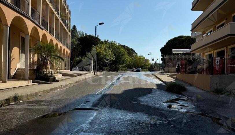 Dichiarata l’emergenza idrica a Caulonia ma lo spreco continua