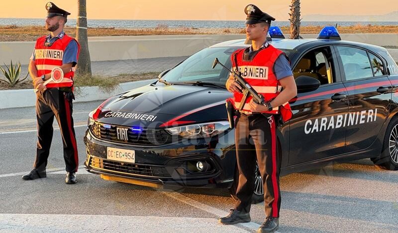 Tentano di rubare le pedane per disabili sulla spiaggia: Carabiniere fuori servizio sventa il furto