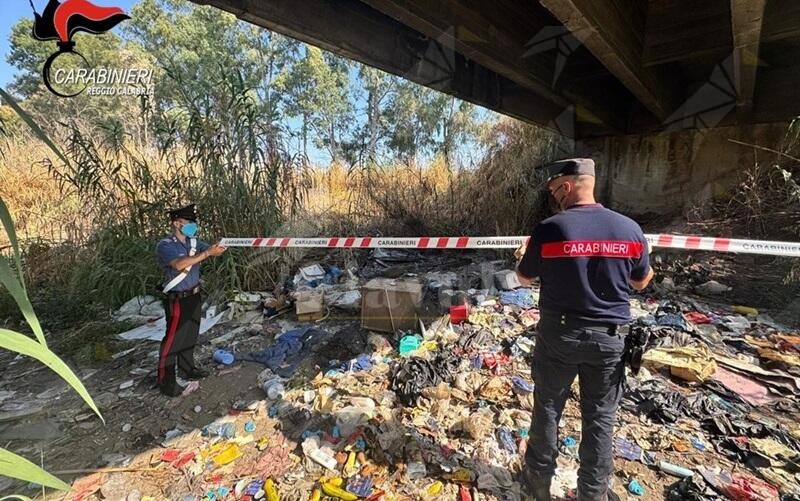 I Carabinieri sequestrano una discarica abusiva a Rizziconi