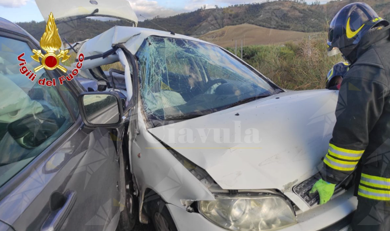 Terribile incidente a Cutro: impatto fatale per la moglie del Sindaco