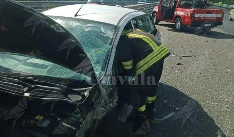 Auto contromano sulla A2 da Cosenza a Torano. Due feriti di cui uno grave dopo uno scontro frontale