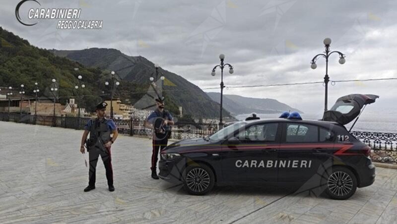 Spacciavano droga sul lungomare di Bagnara, arrestata una coppia