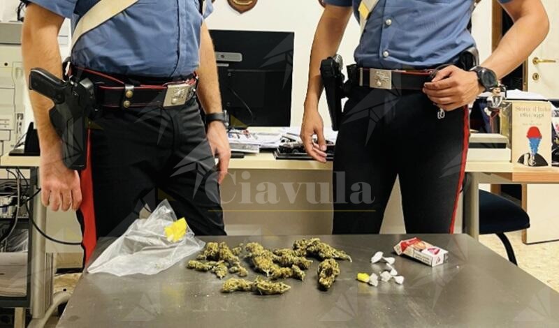 Trovato in possesso di quattro dosi di cocaina e 60g di marijuana, denunciato un uomo a Cirò