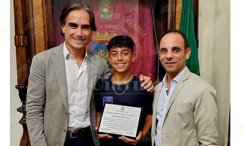 Falcomatà omaggia il giovane campione di tennis under 12 Giovanni Di Leva