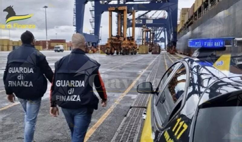 Maxi sequestro al porto di Gioia Turo: 790kg di cocaina purissima nascosta tra i succhi d’ananas