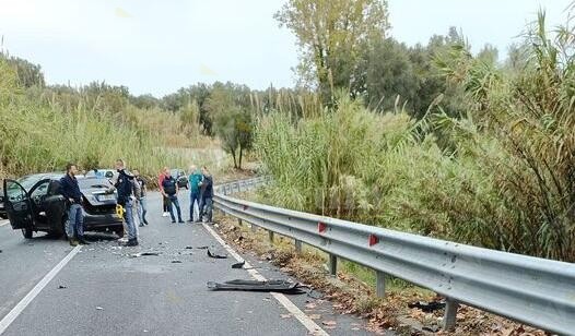 Incidente stradale tra un’auto e una microcar, quindicenne in gravi condizioni