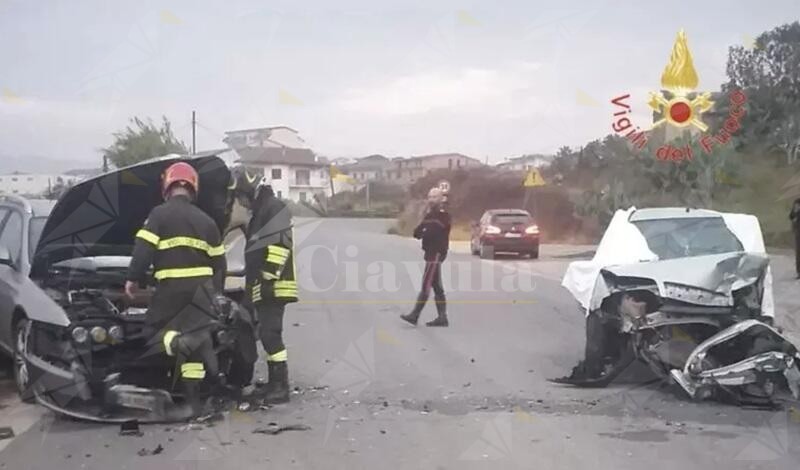 Calabria, scontro mortale tra due auto: perde la vita un 23enne