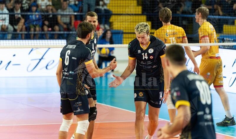 Volley A2, la OmiFer Palmi sfida la capolista Consar Ravenna