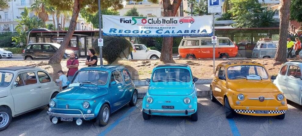 A Reggio è andato in scena il raduno nazionale Fiat 500 “Bronzi di Riace”